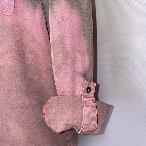 FIND YOUR WILD GRAPHIC BACK DIP DYED SHIRT - Picture 3 of 6